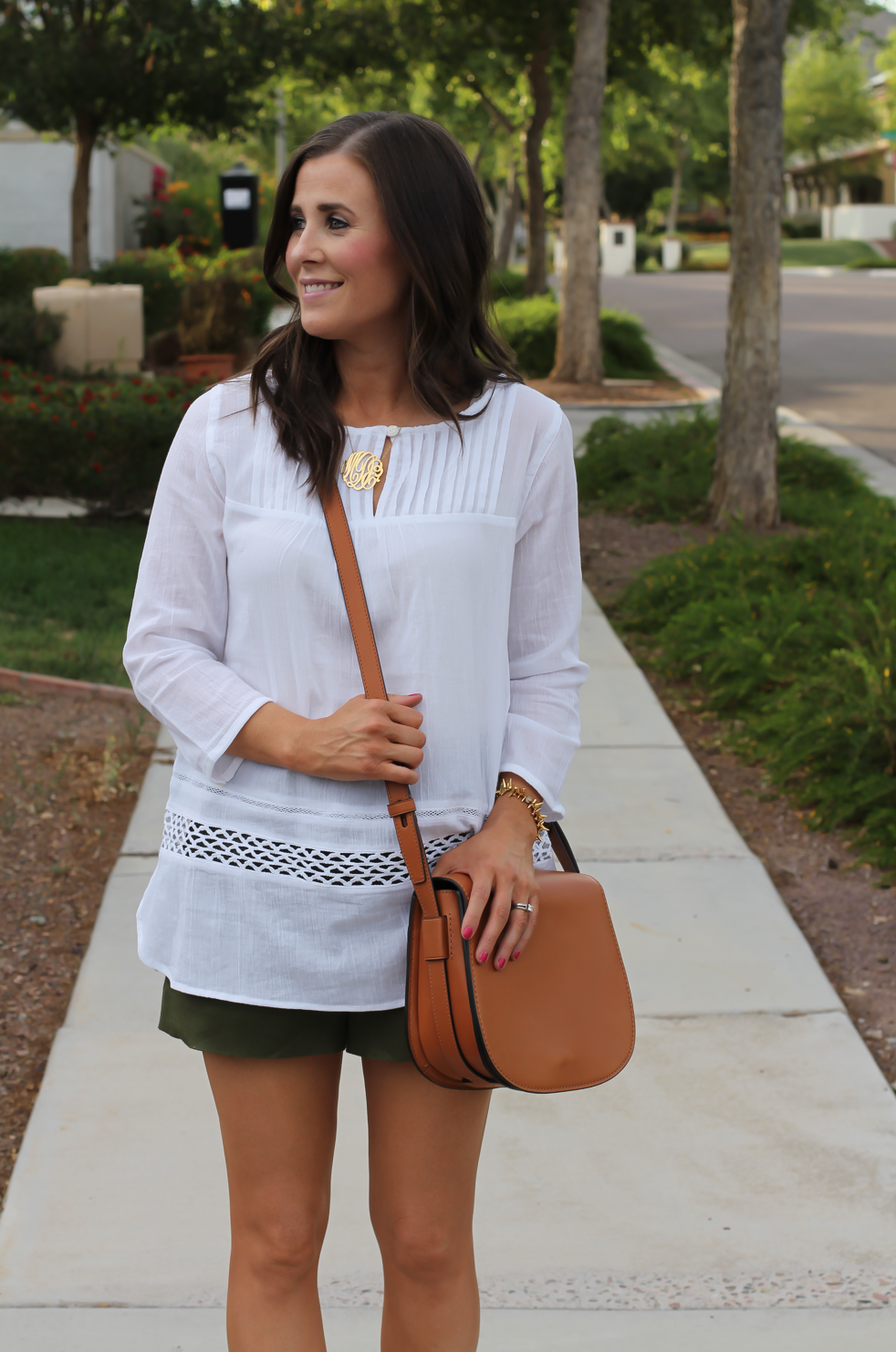 Gauze White Lace Tunic, Green Linen Shorts, Brown Suede Espadrilles, Brown Leather Crossbody Bag, Old Navy, J.Crew, Chloe, Tory Burch 16