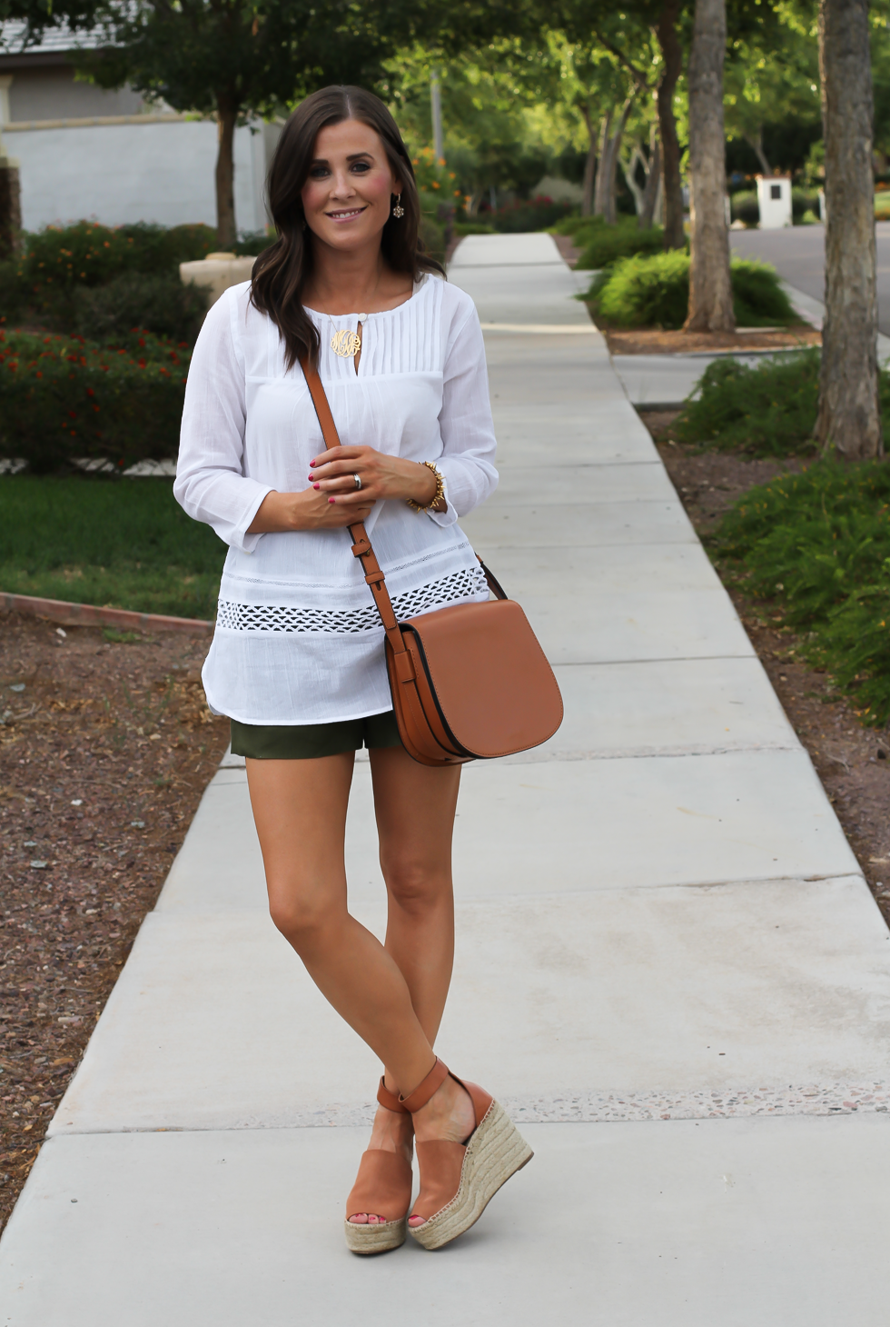 Gauze White Lace Tunic, Green Linen Shorts, Brown Suede Espadrilles, Brown Leather Crossbody Bag, Old Navy, J.Crew, Chloe, Tory Burch 9