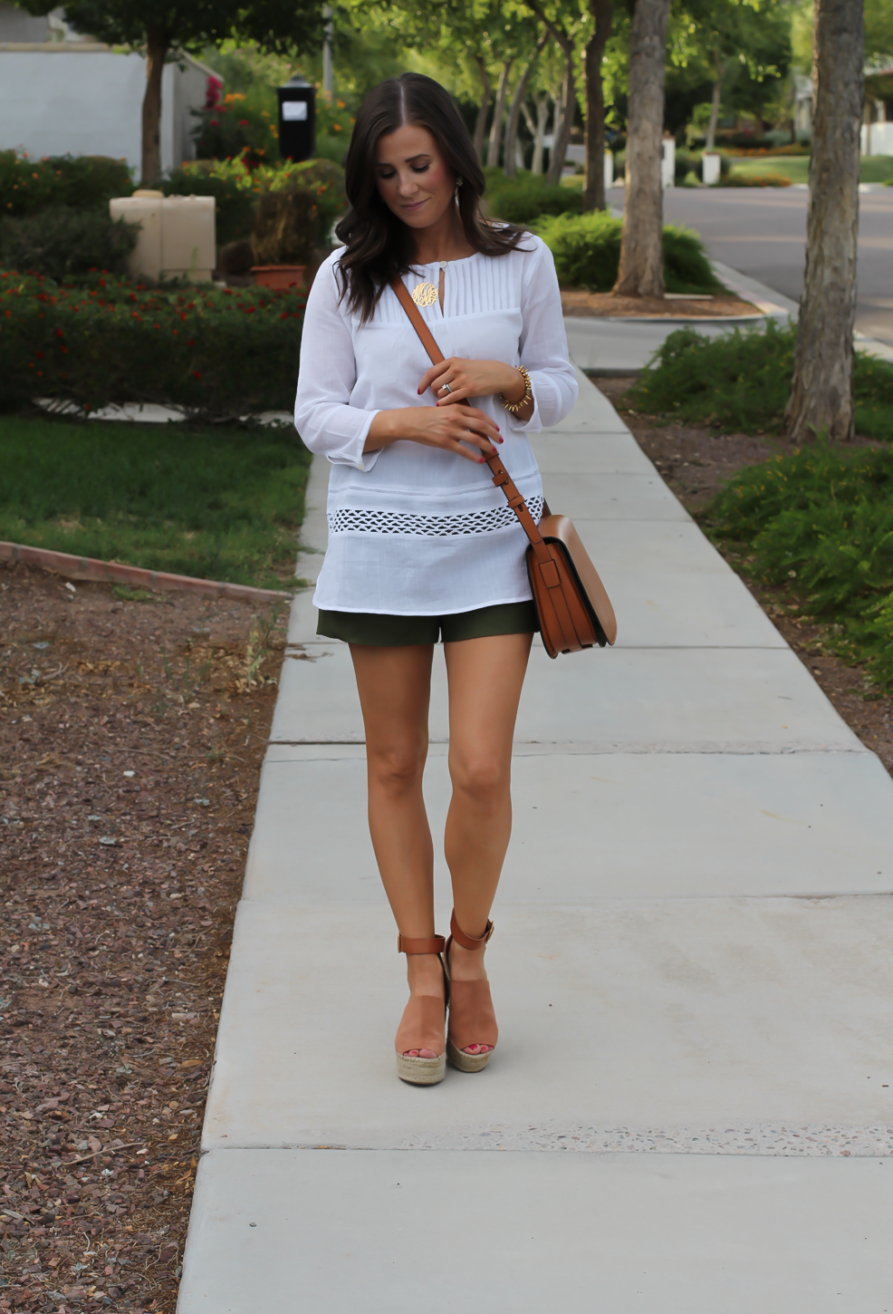 Gauze White Lace Tunic, Green Linen Shorts, Brown Suede Espadrilles, Brown Leather Crossbody Bag, Old Navy, J.Crew, Chloe, Tory Burch