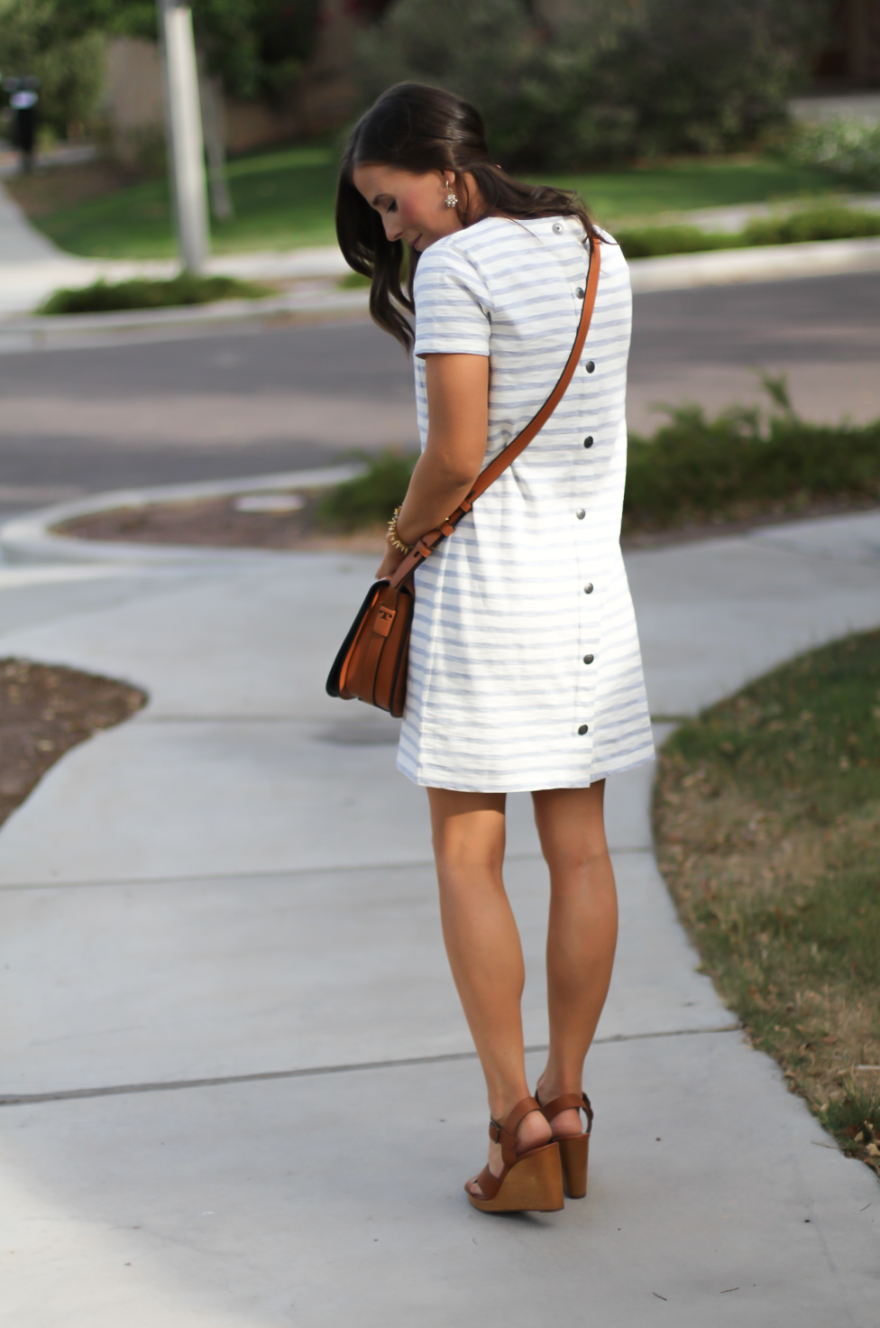 Grey Striped Button Back Short Sleeve Dress, Cognac Leather Wedge Sandals, Cognac Saddlebag, Madewell, Tory Burch 16