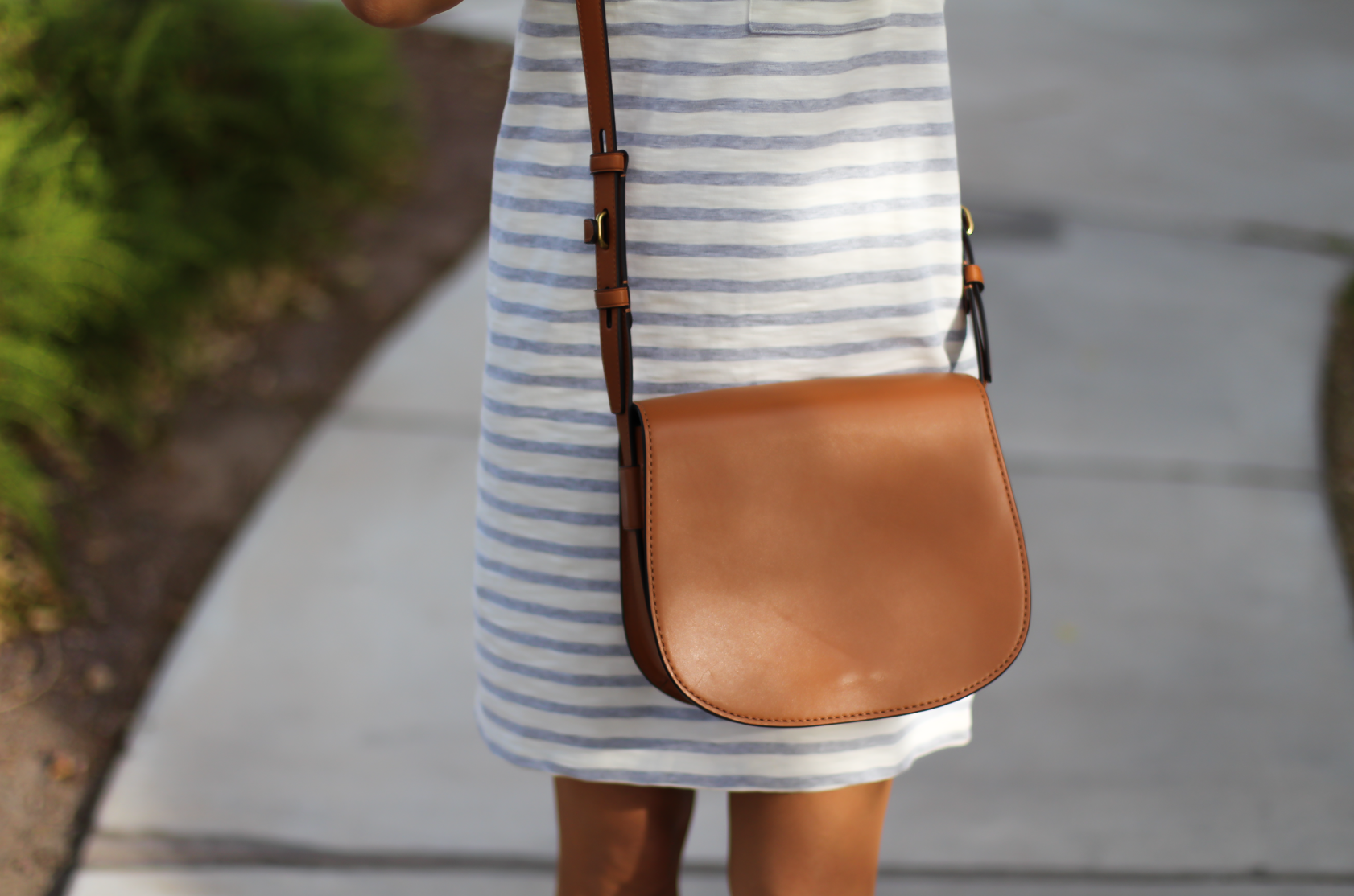 Grey Striped Button Back Short Sleeve Dress, Cognac Leather Wedge Sandals, Cognac Saddlebag, Madewell, Tory Burch 18