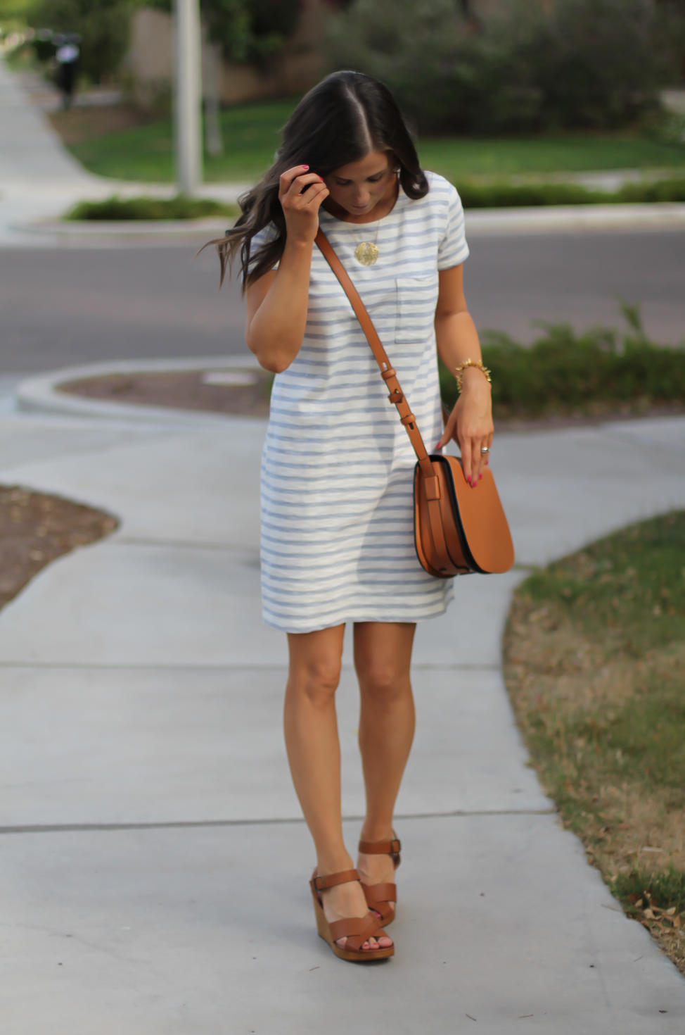 Grey Striped Button Back Short Sleeve Dress, Cognac Leather Wedge Sandals, Cognac Saddlebag, Madewell, Tory Burch 3