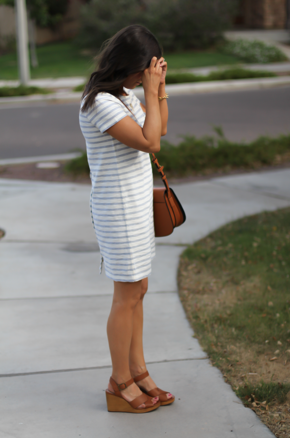 Grey Striped Button Back Short Sleeve Dress, Cognac Leather Wedge Sandals, Cognac Saddlebag, Madewell, Tory Burch