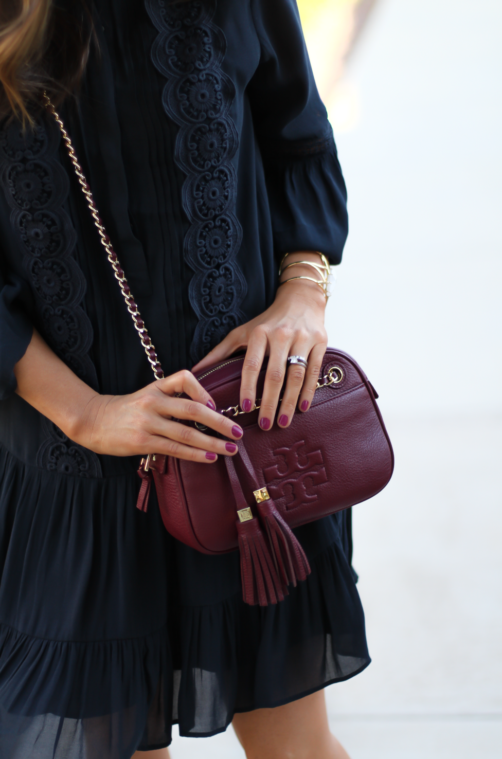 navy-chiffon-pleated-dress-tan-mule-bootie-plum-chain-strap-bag-loft-dolce-vita-tory-burch-10